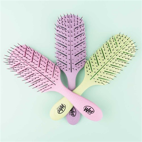 WetBrush Go Green Detangler Hair Brush Pink